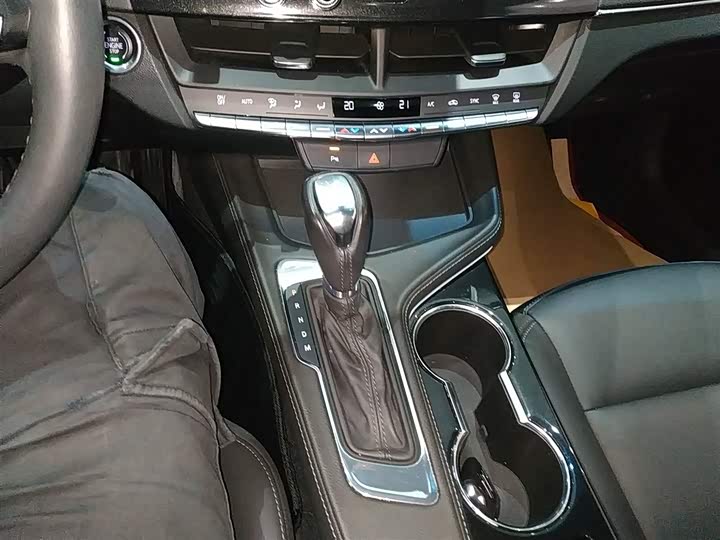 Фото 14 - Cadillac CT4