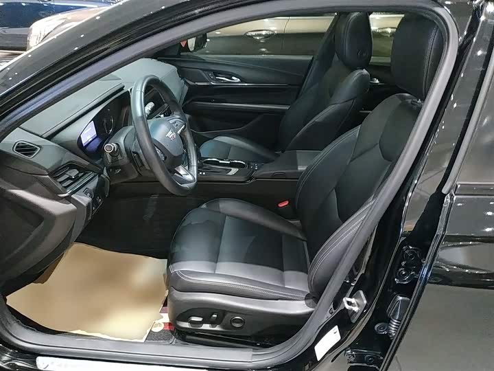 Фото 15 - Cadillac CT4