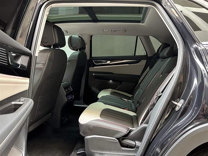 Фото 10 - Volkswagen Teramont X