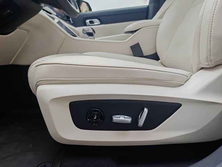 Фото 25 - LiXiang One