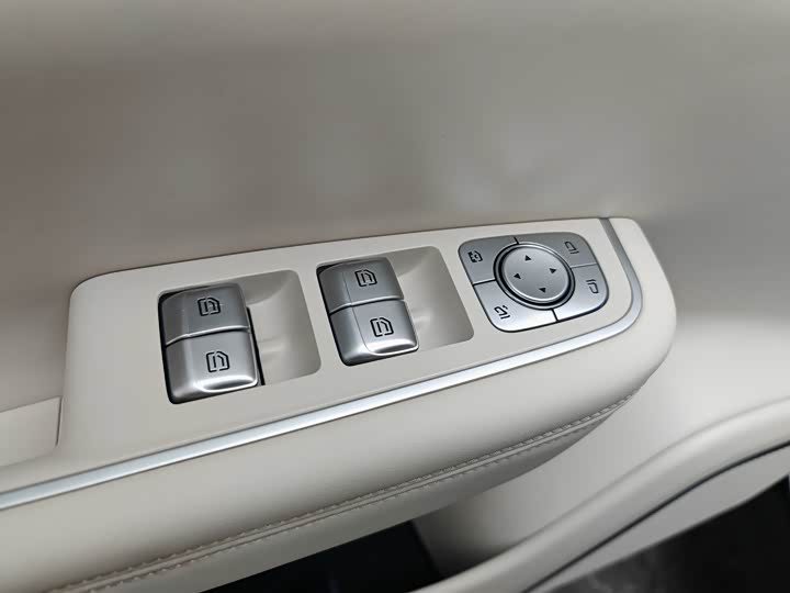 Фото 26 - LiXiang One