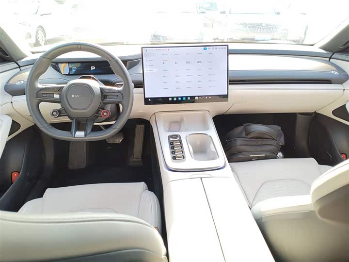 Фото 10 - Xiaomi SU7