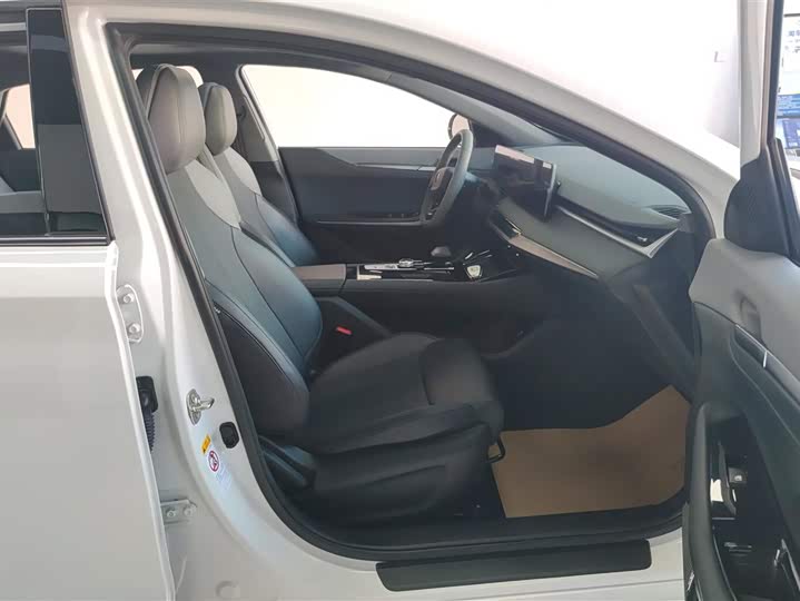 Фото 8 - Changan Raeton Plus