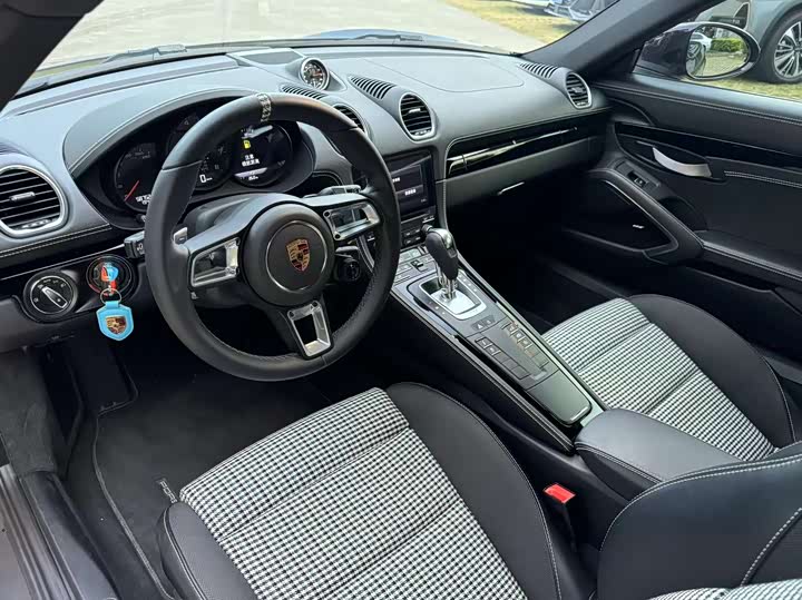 Фото 12 - Porsche 718