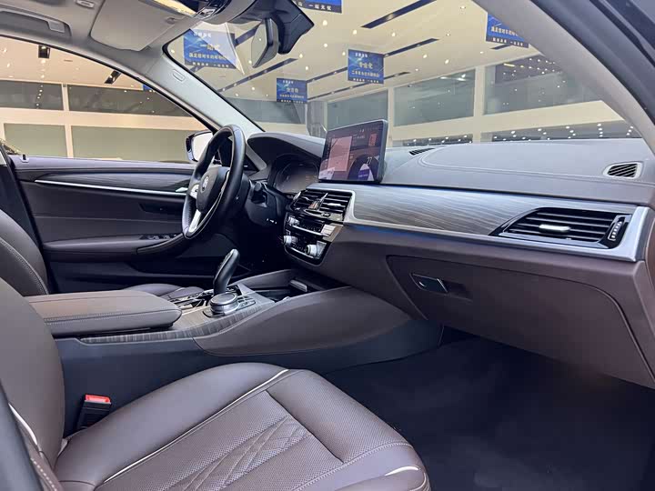 Фото 10 - BMW 5 Series Hybrid