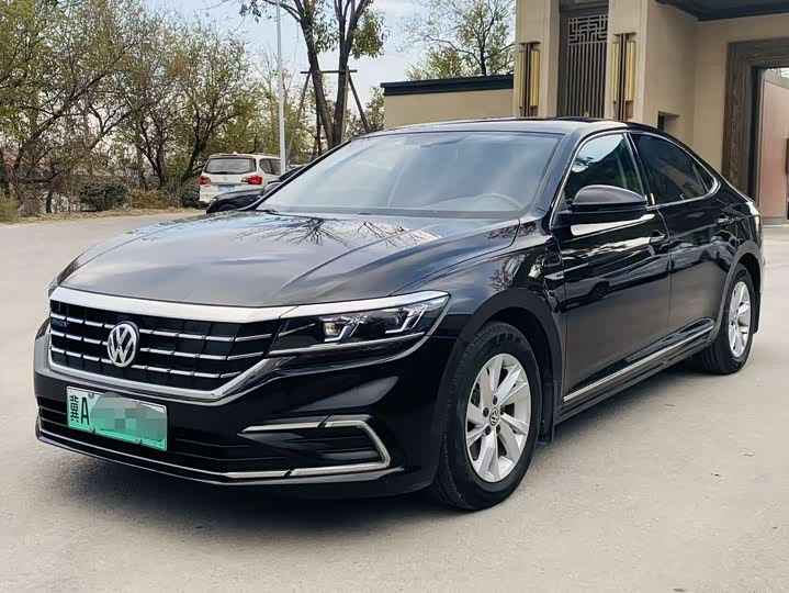 Фото 3 - Volkswagen Passat Hybrid