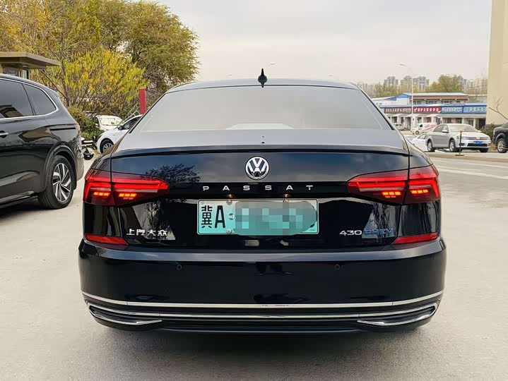 Фото 4 - Volkswagen Passat Hybrid