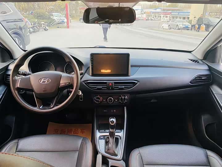 Фото 8 - Volkswagen Passat Hybrid