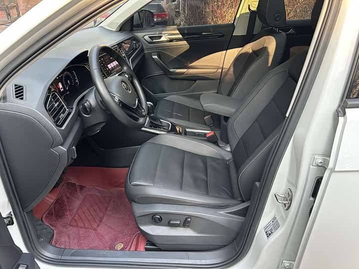 Фото 10 - Volkswagen T-Roc