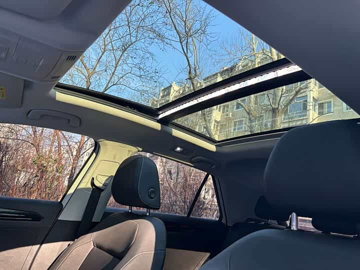 Фото 9 - Volkswagen T-Roc