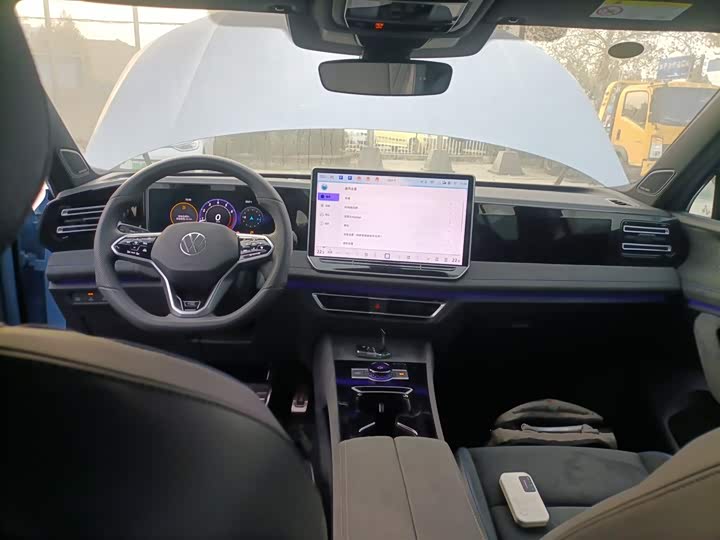 Фото 10 - Volkswagen Tiguan L Pro