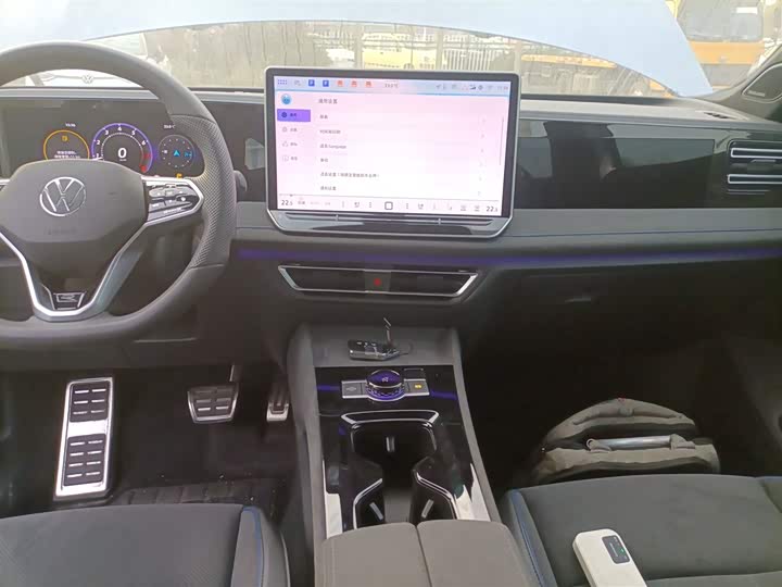 Фото 13 - Volkswagen Tiguan L Pro