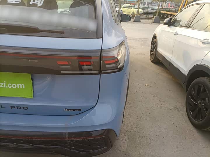 Фото 8 - Volkswagen Tiguan L Pro