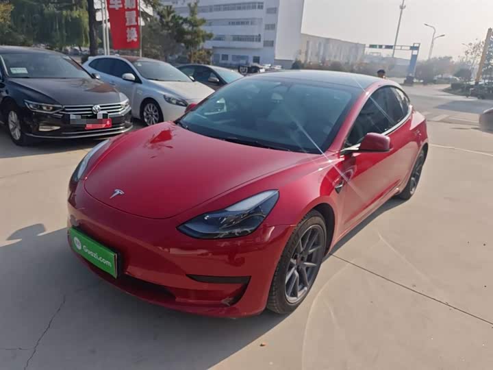 Фото 1 - Tesla Model 3
