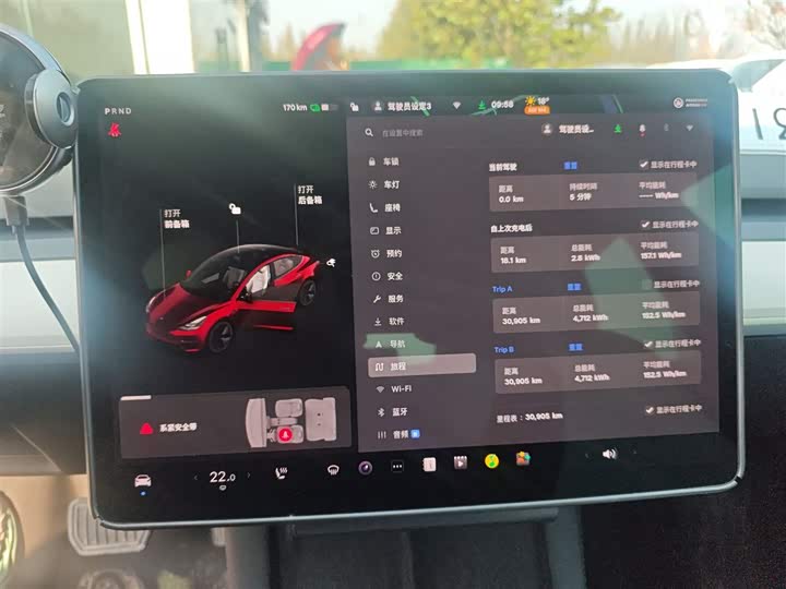 Фото 12 - Tesla Model 3