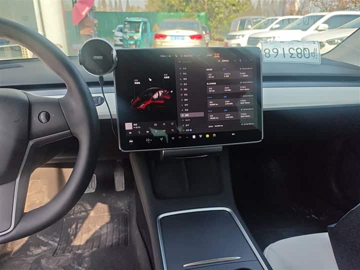 Фото 13 - Tesla Model 3