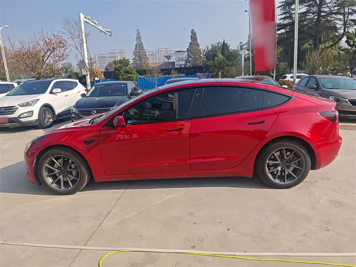 Фото 5 - Tesla Model 3