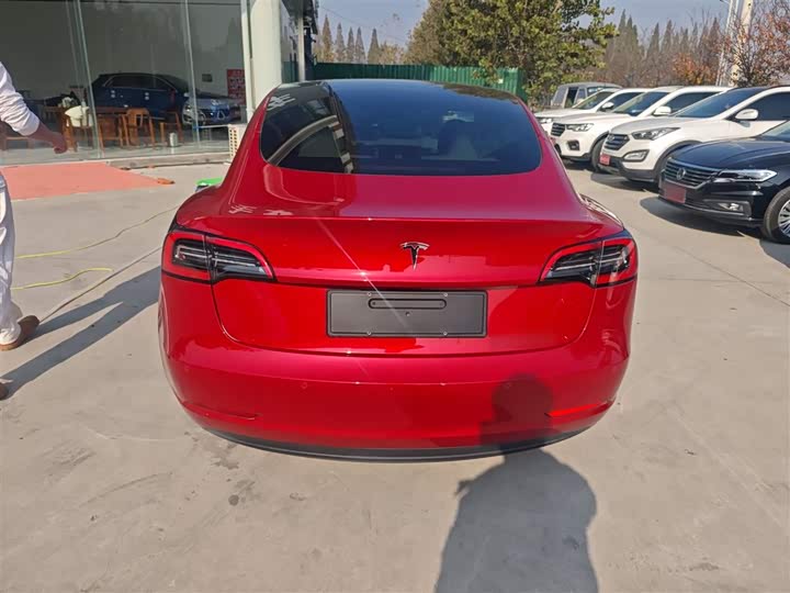 Фото 6 - Tesla Model 3