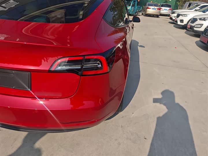 Фото 8 - Tesla Model 3