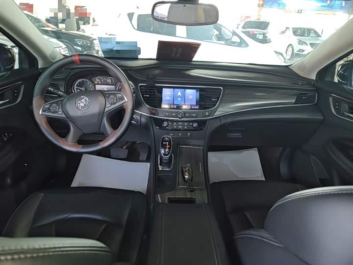 Фото 10 - Buick LaCrosse