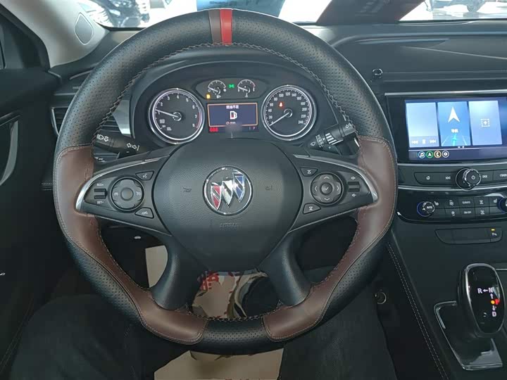 Фото 11 - Buick LaCrosse