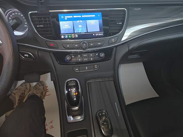 Фото 13 - Buick LaCrosse