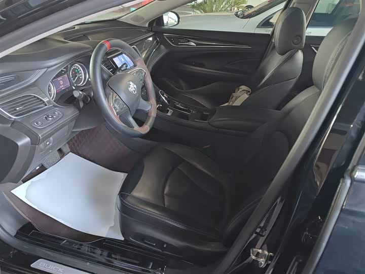 Фото 15 - Buick LaCrosse