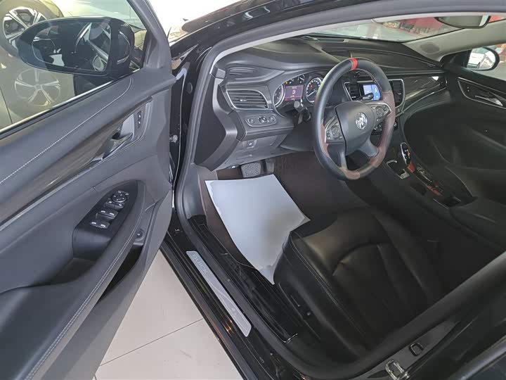 Фото 16 - Buick LaCrosse