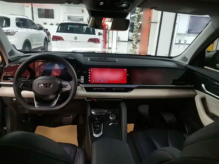 Фото 10 - Geely Monjaro