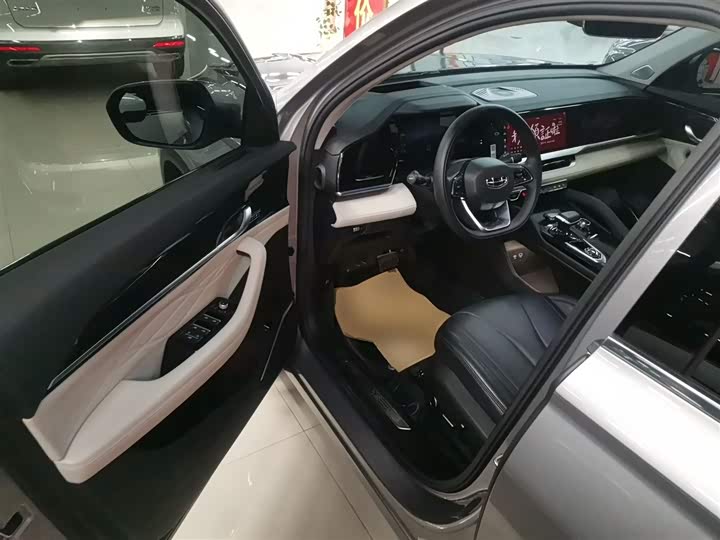 Фото 16 - Geely Monjaro