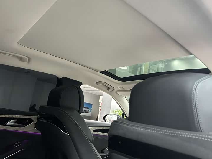 Фото 16 - Hongqi H9