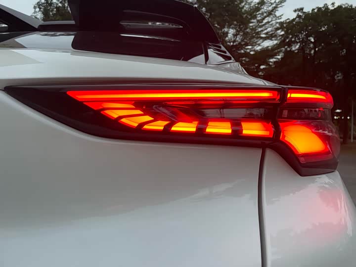 Фото 14 - Changan UNI-T