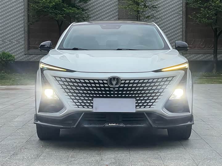 Фото 2 - Changan UNI-T