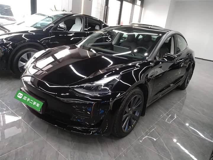 Фото 1 - Tesla Model 3