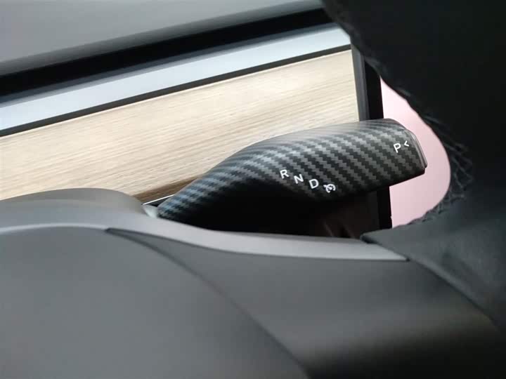 Фото 14 - Tesla Model 3