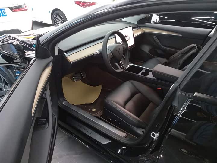 Фото 16 - Tesla Model 3