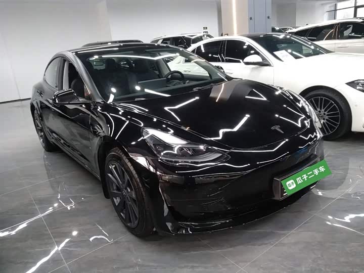 Фото 4 - Tesla Model 3