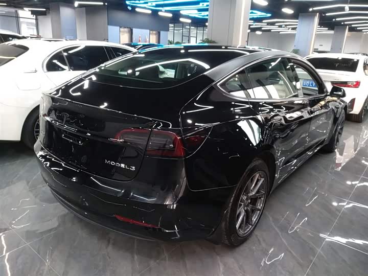 Фото 7 - Tesla Model 3