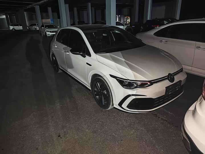 Фото 3 - Volkswagen Golf