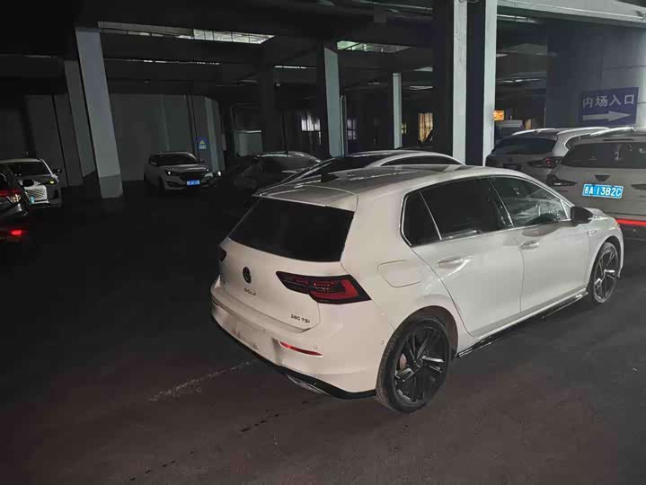 Фото 6 - Volkswagen Golf