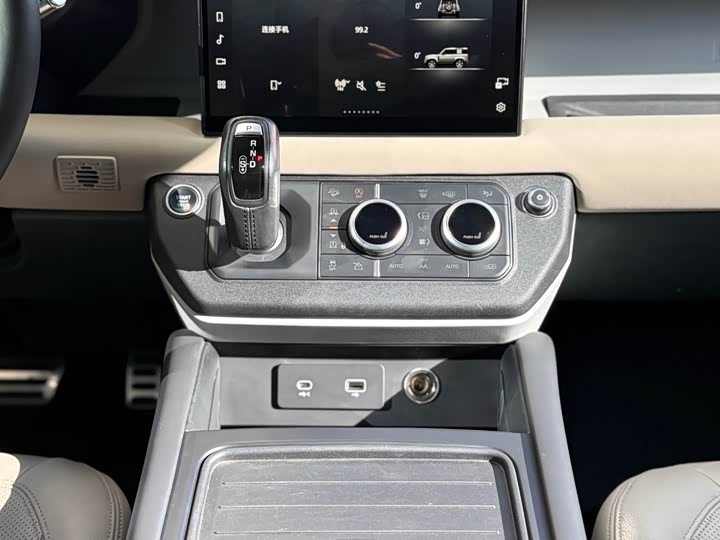 Фото 11 - Land Rover Defender