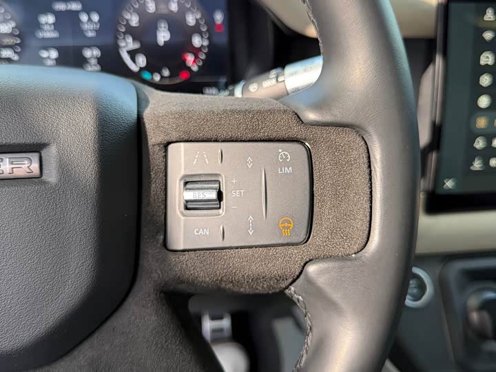 Фото 6 - Land Rover Defender