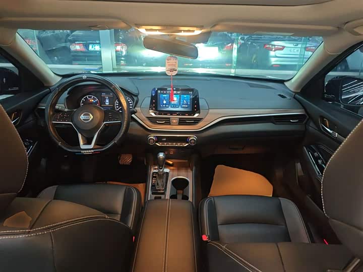 Фото 10 - Nissan Teana