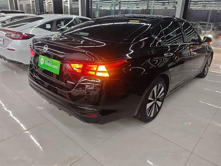 Фото 7 - Nissan Teana