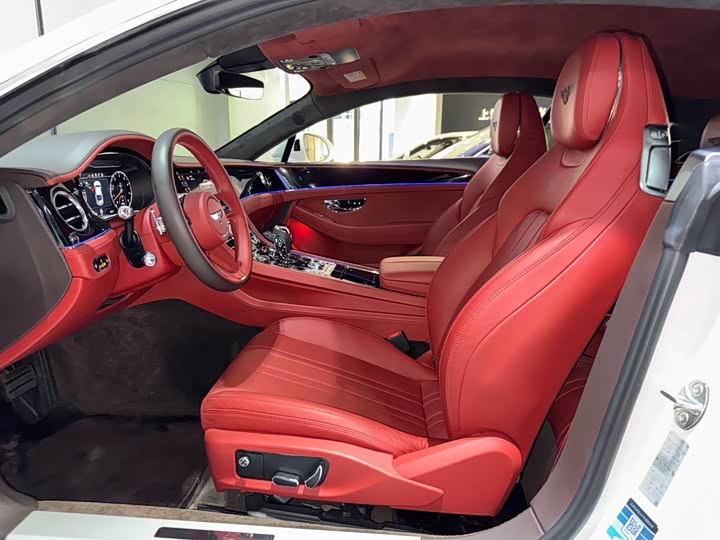 Фото 17 - Bentley Continental GT