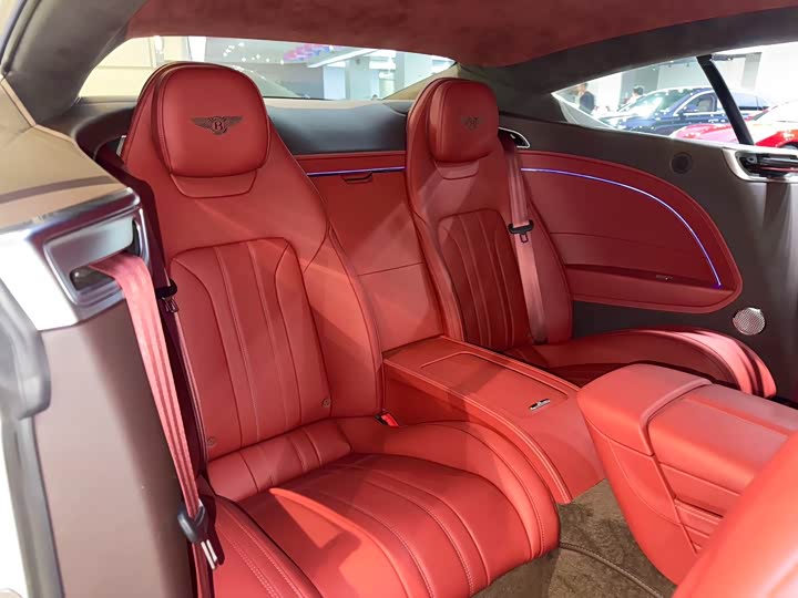 Фото 22 - Bentley Continental GT