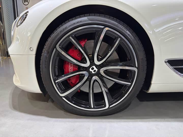 Фото 5 - Bentley Continental GT