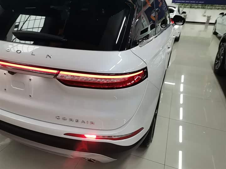 Фото 8 - Lincoln Corsair