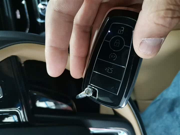 Фото 9 - Lincoln Corsair