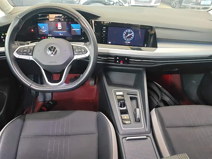 Фото 10 - Volkswagen Golf